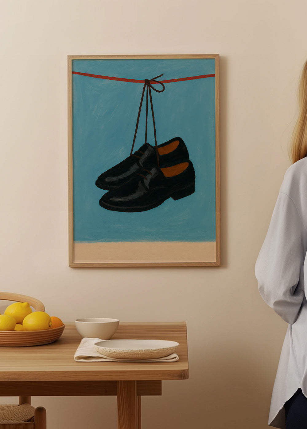 Illustration af hængende sko på blå baggrund – Product1