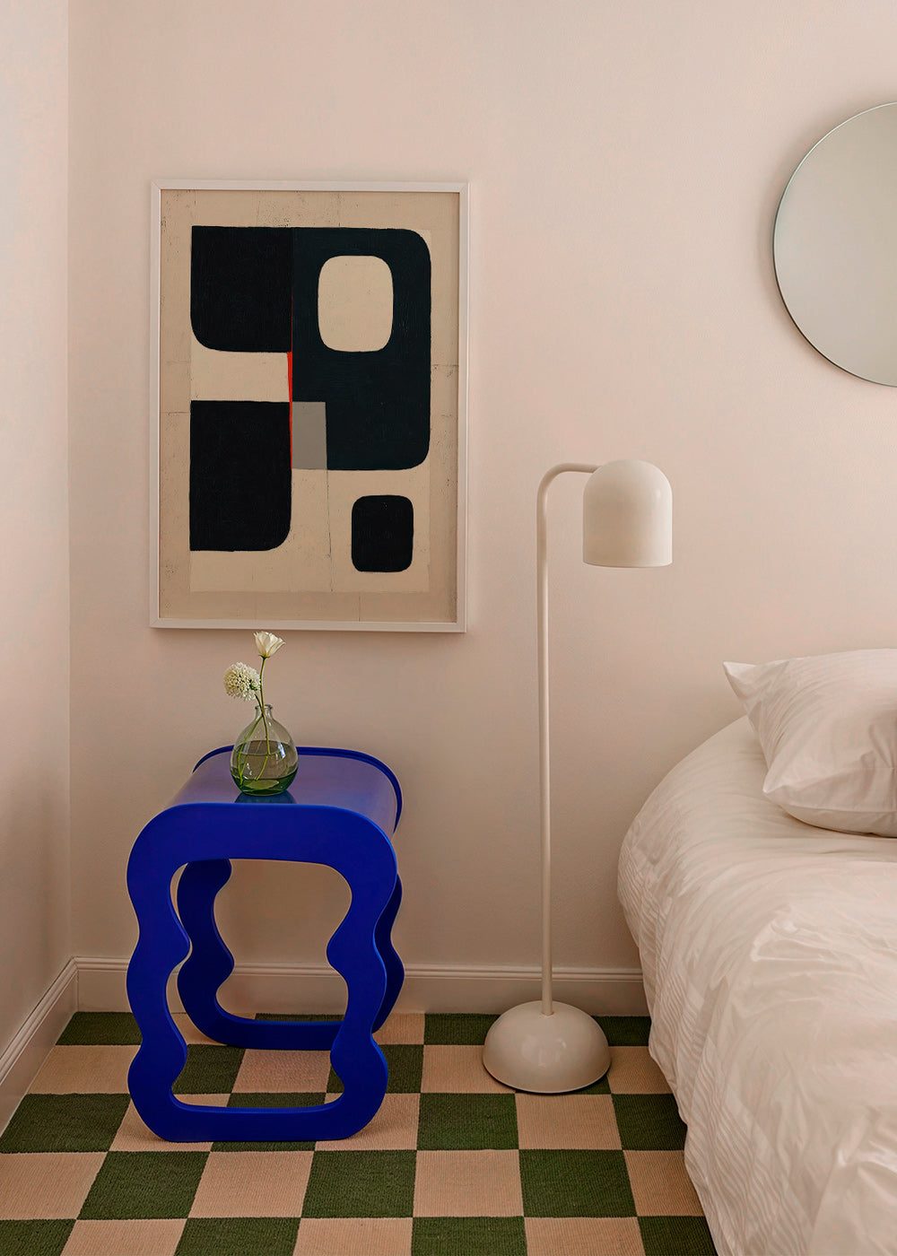 Geometrisk plakat med sorte blokke og rødt accent – Product2