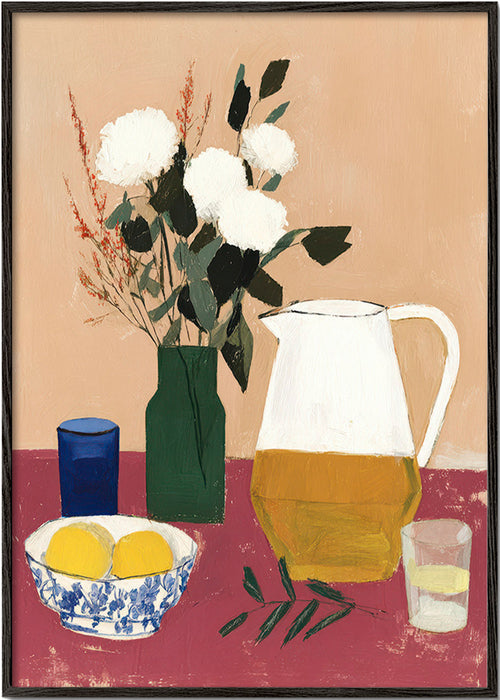 Køkkenkunst med kande og hvide blomster – Black Frame