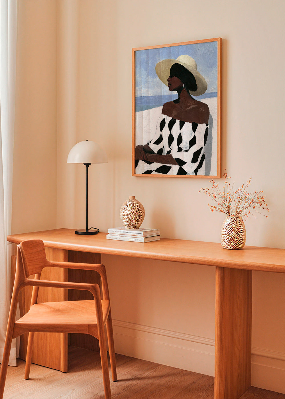 Illustration af kvinde ved havet i mønstret kjole – Product2