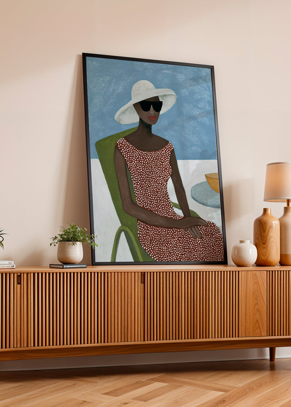 Illustration af kvinde med solhat og grøn stol – Product2