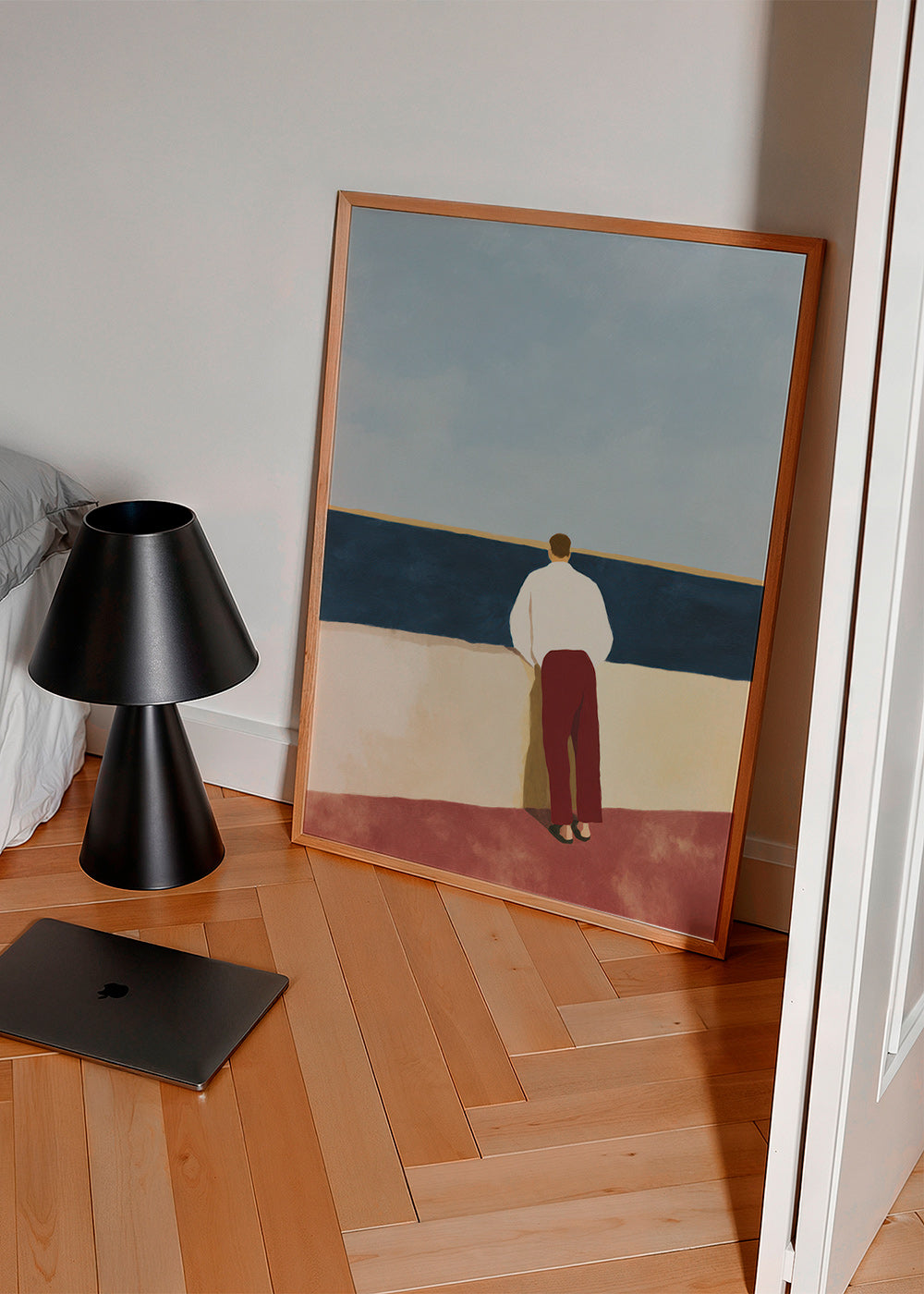 Landskabsbillede med figur, der kigger på havet – Product1