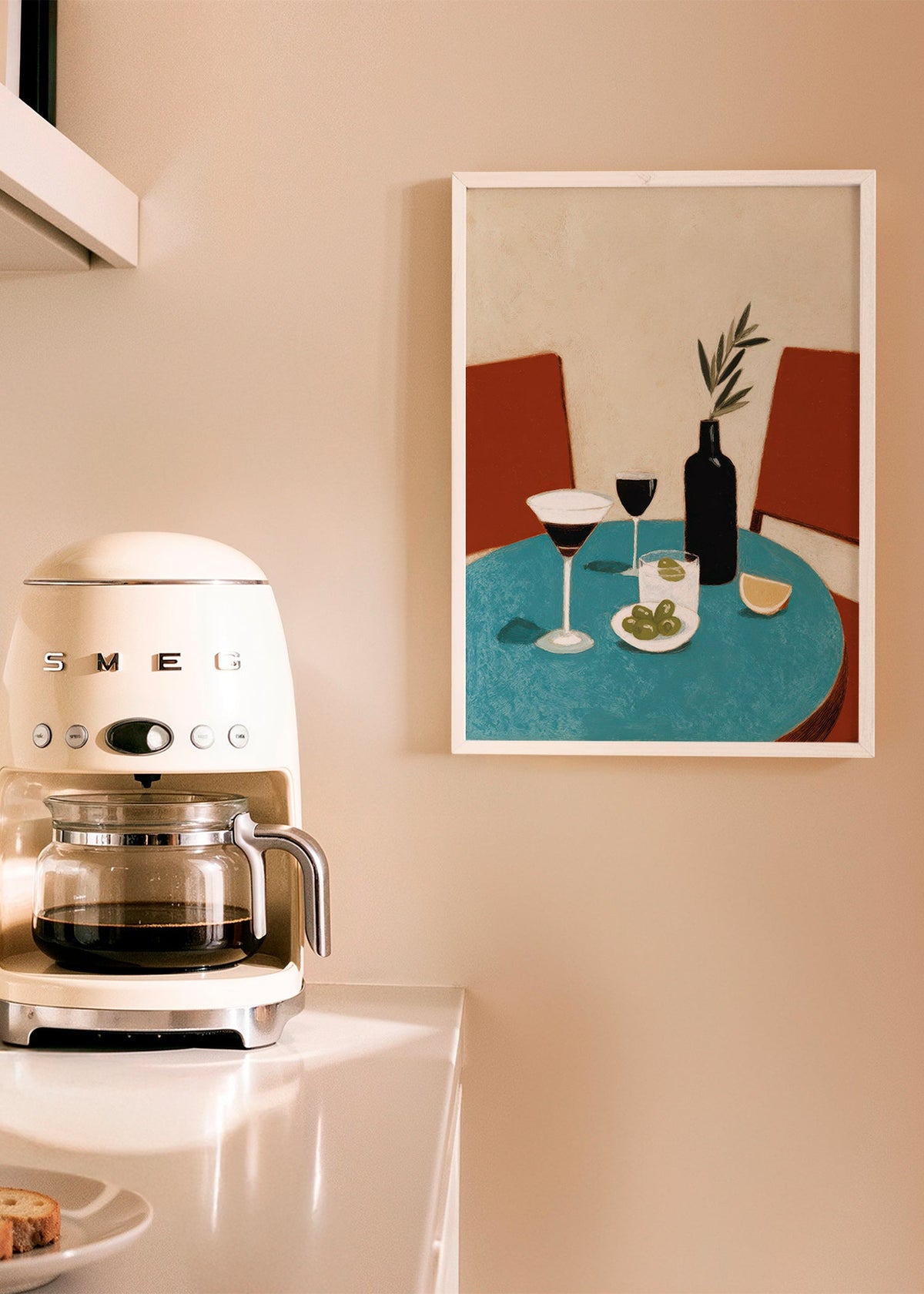 Køkkenkunst med aperitif på blå bord – Product1