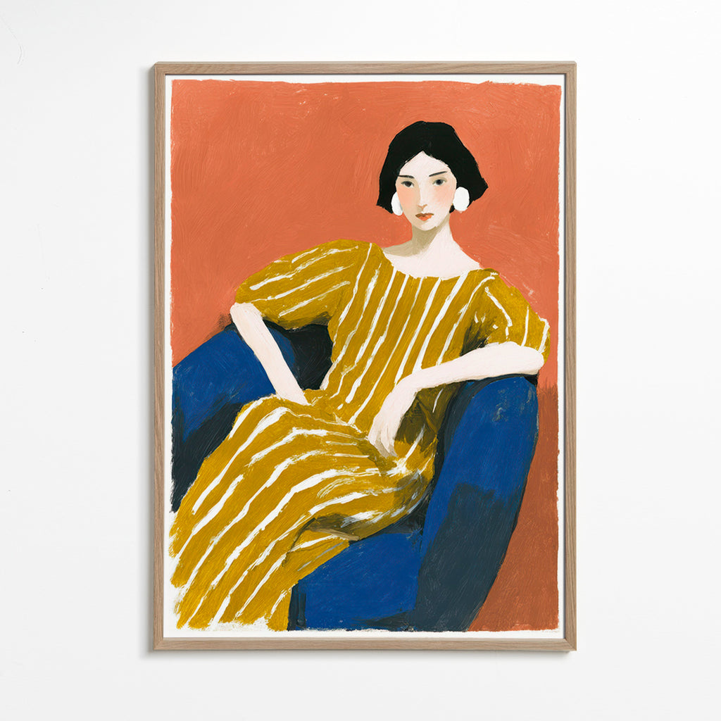Illustration: siddende kvinde i gyldent stribet kjole – Oak Frame