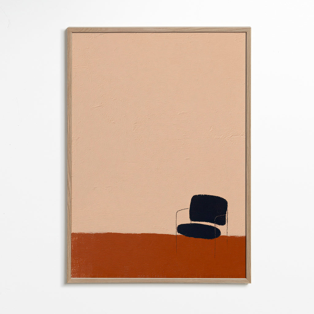 Minimalistisk plakat stol på okker gulv