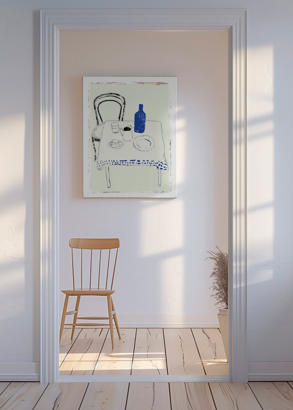 Køkkenkunst med blå flaske og enkelt service
