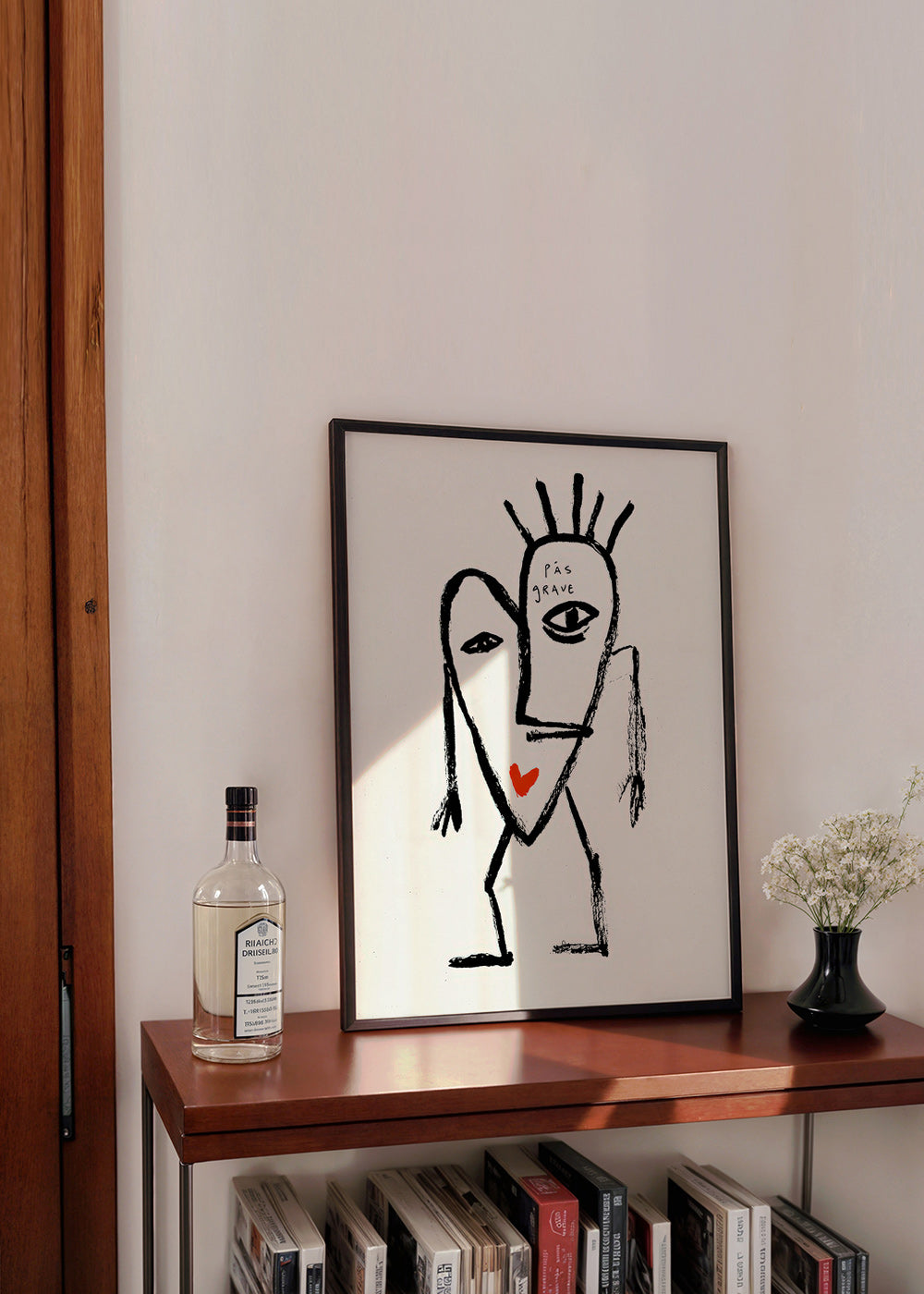 Abstrakt kunst lineært ansigt med rødt hjerte