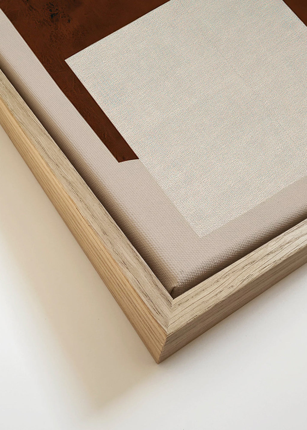 Minimalistisk kunst med brune og creme former