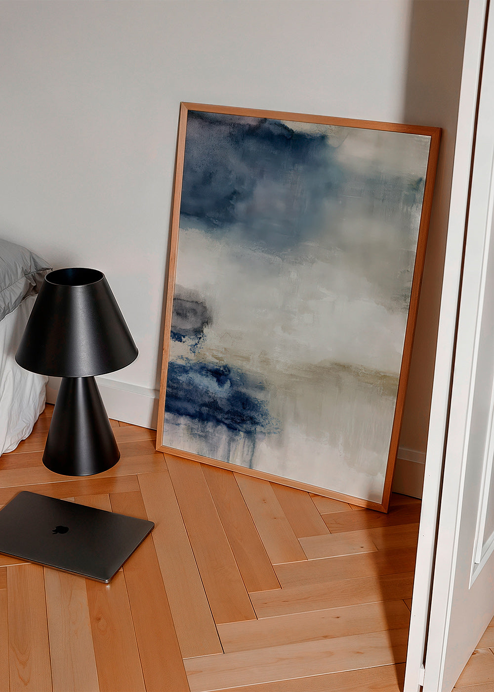 Abstrakt maleri i blå og beige