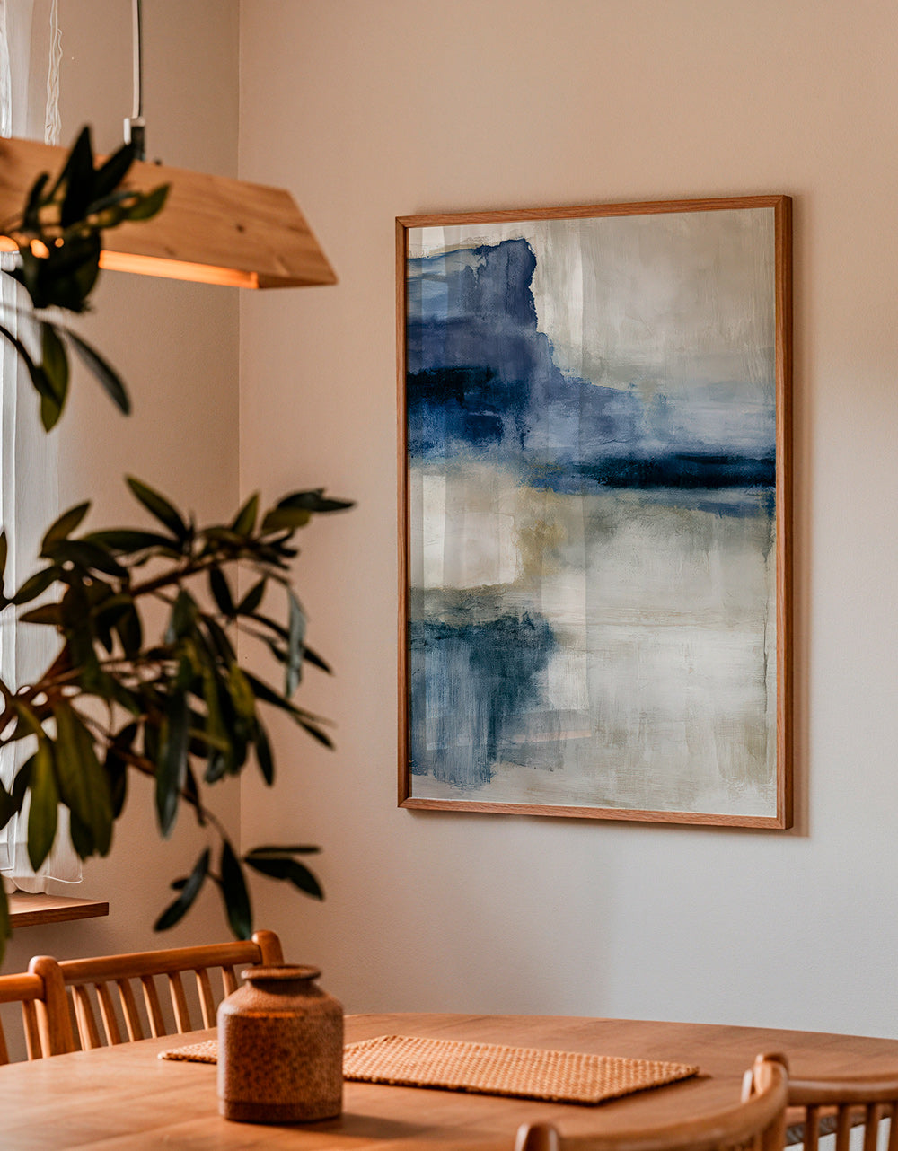 Abstrakt billede: sø i tåge