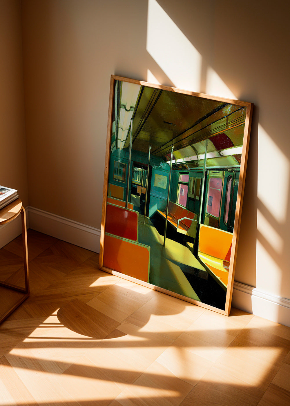 Rejseplakat: tomt metrovogn i varmt lys