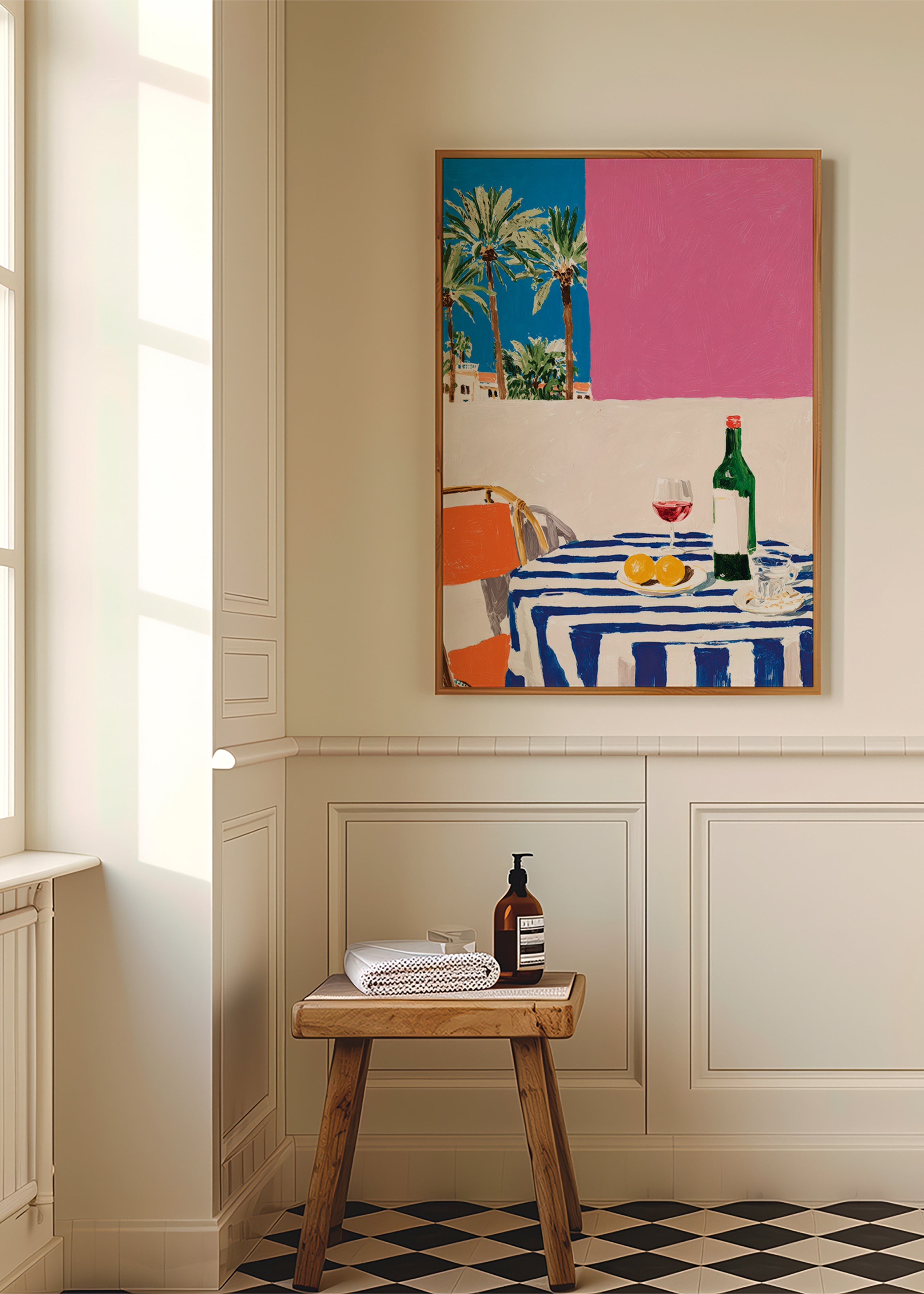 Køkkenkunst med stribet bord, vin og palmer