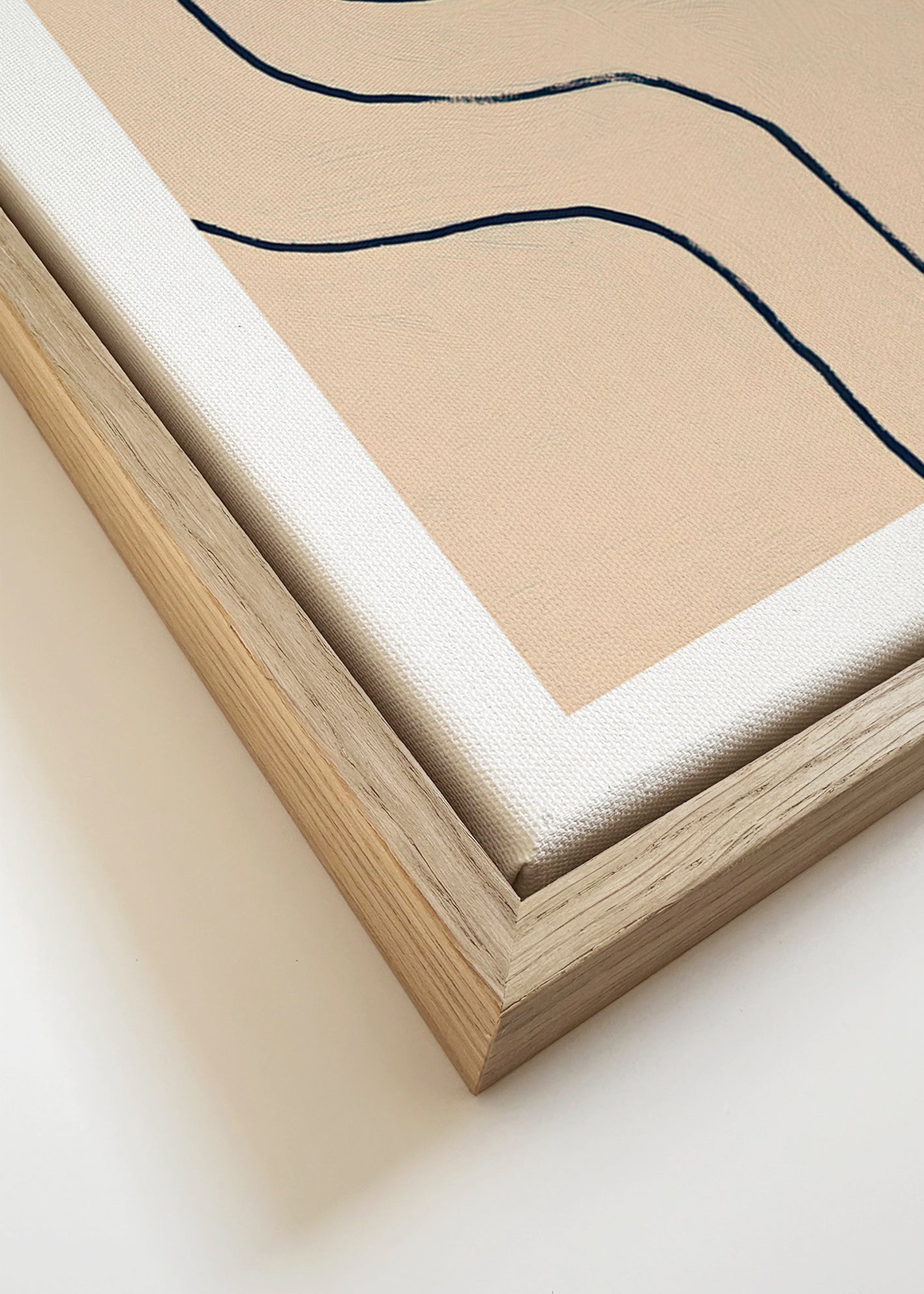Minimalistisk billede med flydende linjer på beige