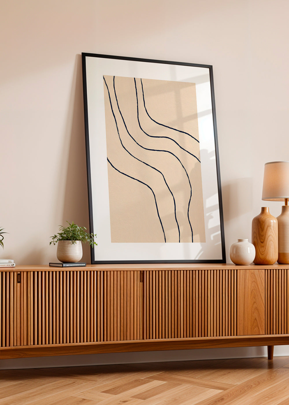 Minimalistisk billede med organiske linjer beige