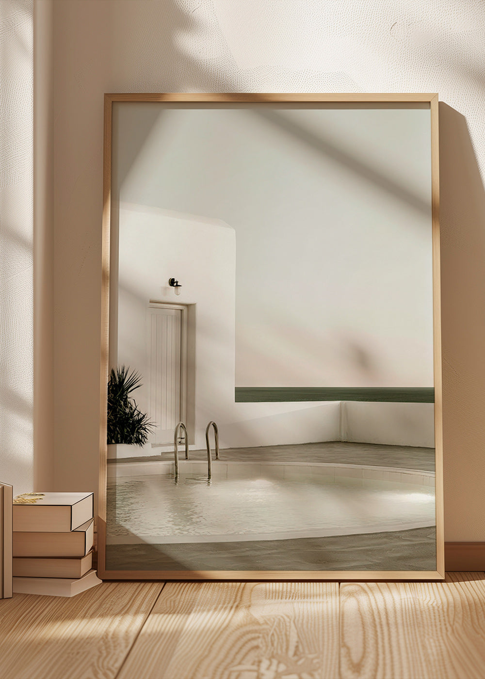 Fotografi af minimalistisk pool og hvid arkitektur