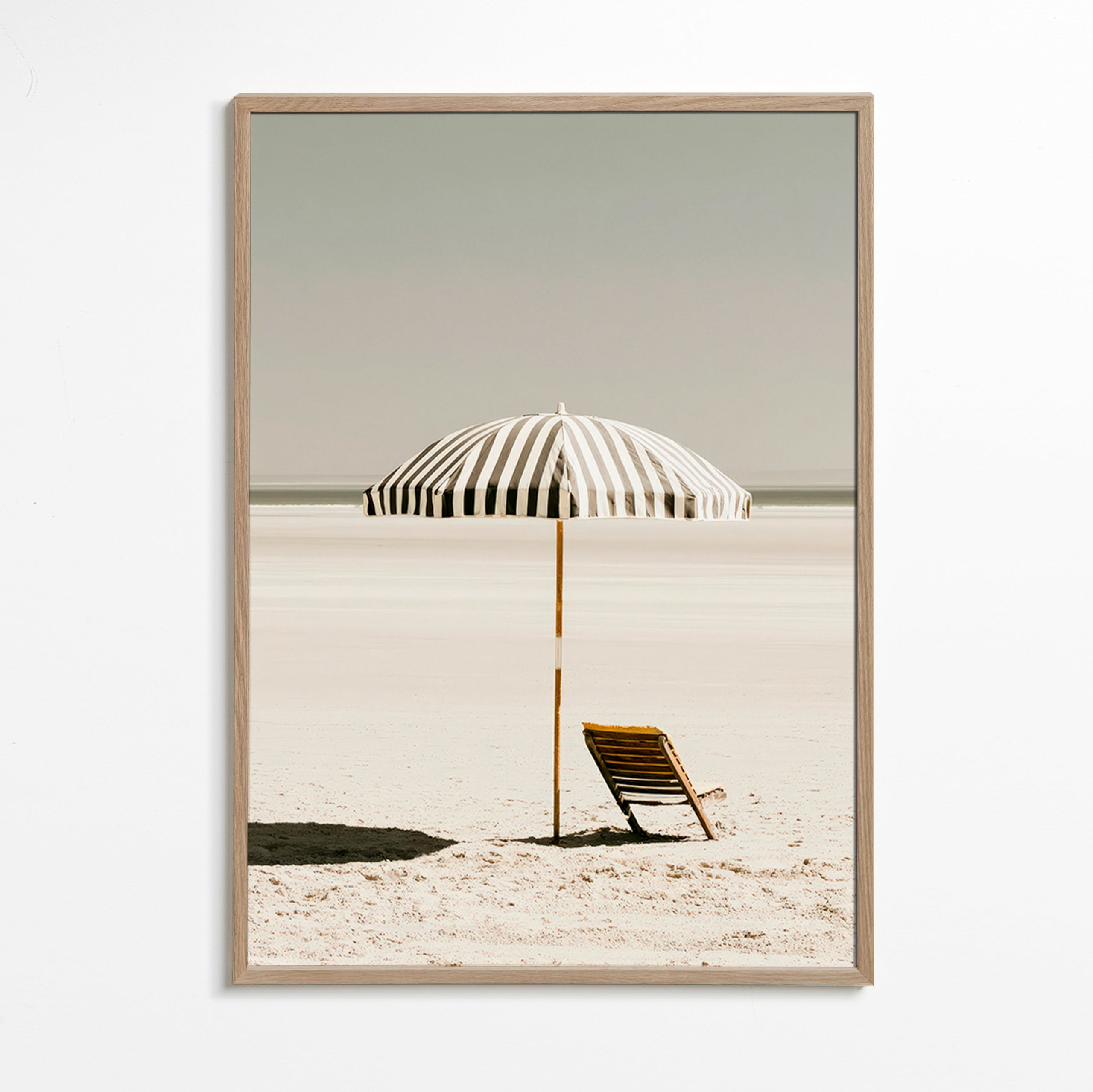 Landskabsplakat med ensomt parasol