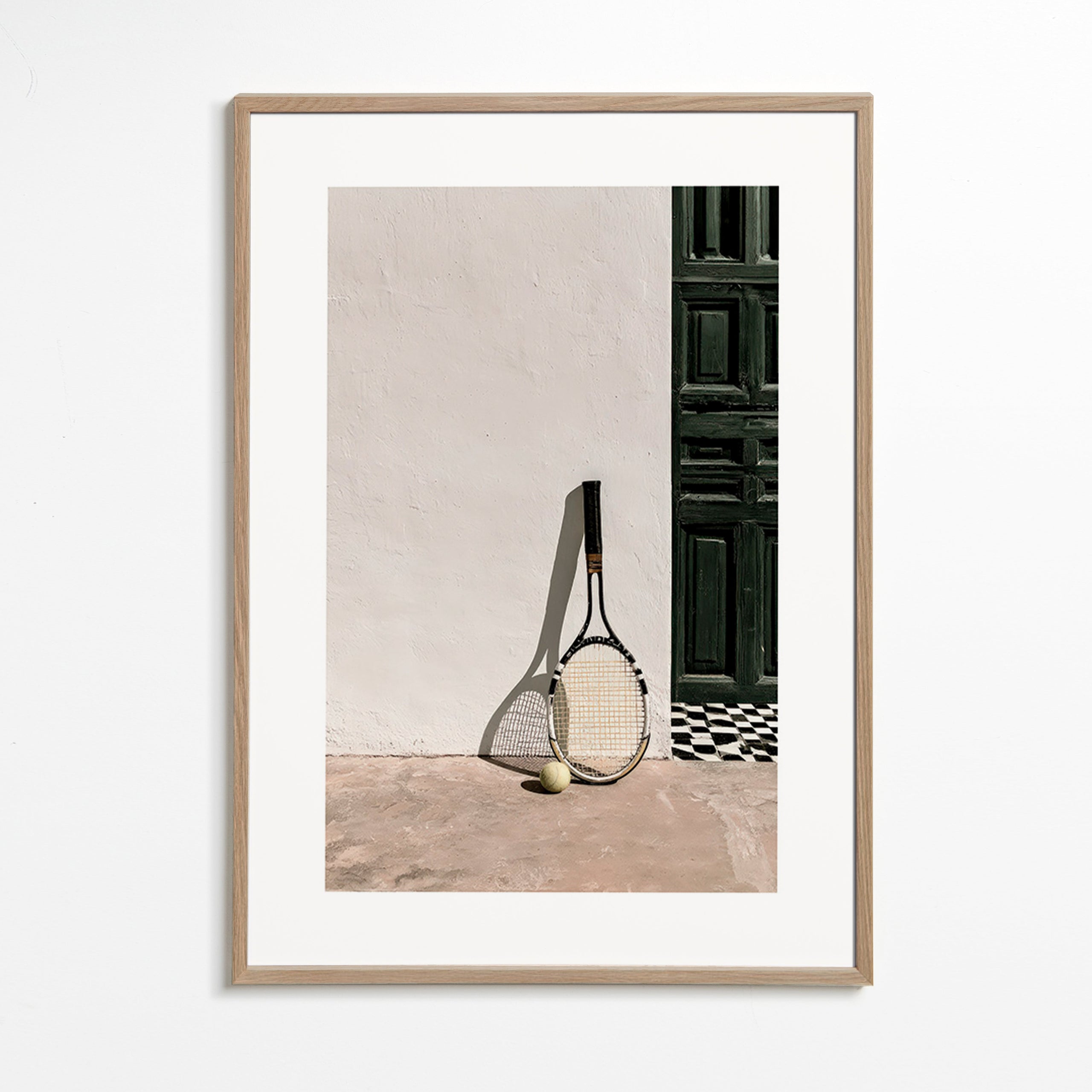 Sportkunst med tennisracket og bold