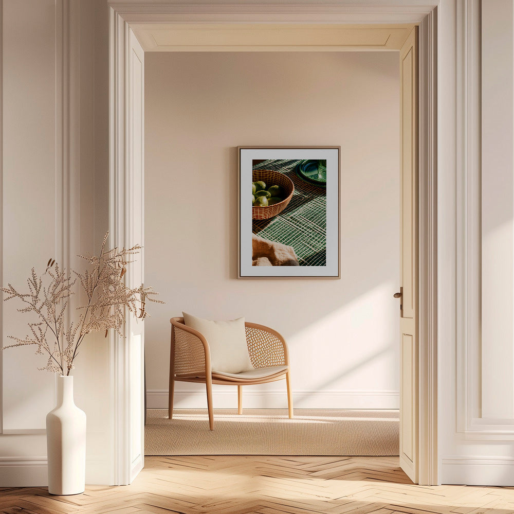 Køkkenkunst med lime i skål og grafisk stof