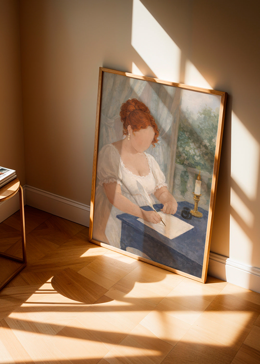 Illustration af dame, der skriver ved stearinlys